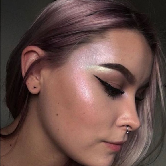 Anastasia Beverly Hills Moonchild Glow Kit - Picture 9 of 16